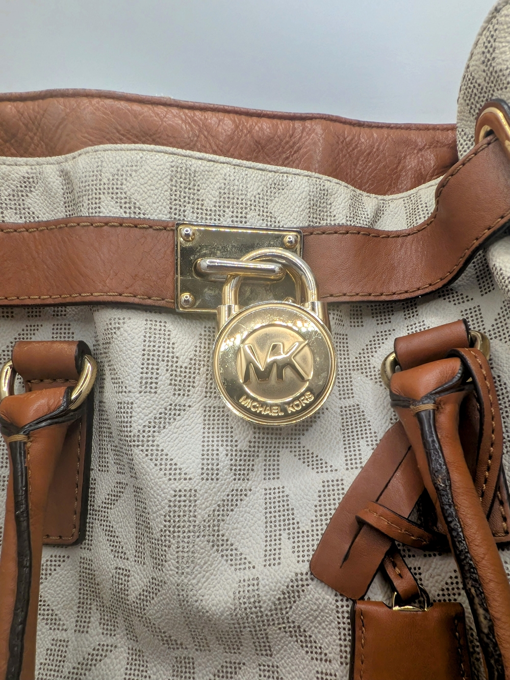 Michael Kors Beige and Brown Large Signature Tote with Matching Wristlet - Picture 3 of 9